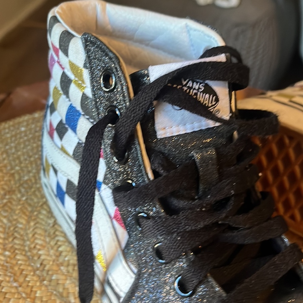 Vans - Picture 7 of 7